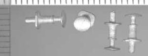 B001CA - GWR Round head, round shank Coach Buffer, wm