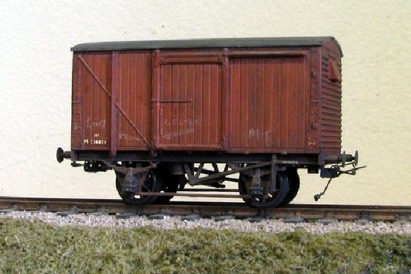 LMS 12T Ventilated Van (vertical planks)