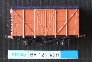 PP042 - BR 17'6" 12 Ton Planked Van D1/208, Or Margarine Van D1/212, plastic